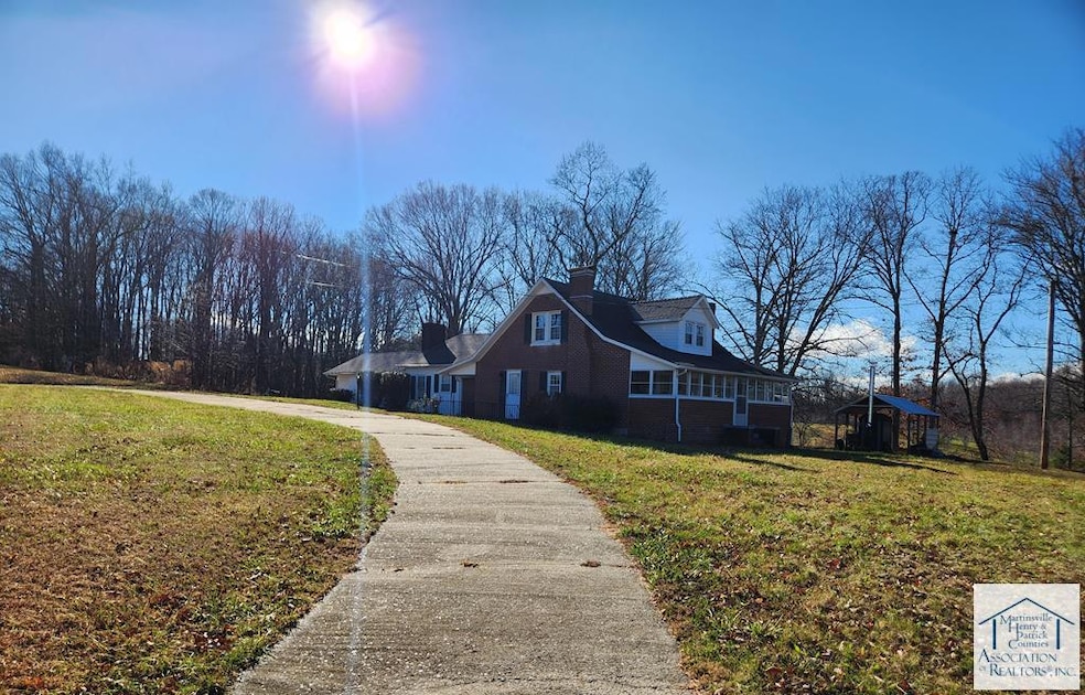 124 Collinstown Rd, Stuart, VA 24171 - photo 1