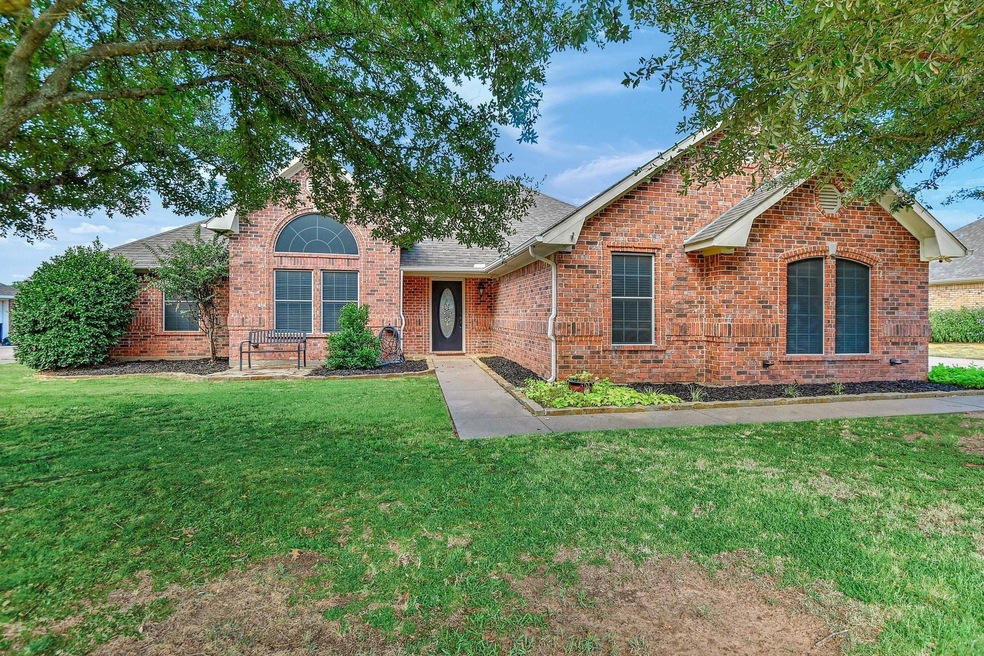 120 Jaron Dr, Pottsboro, TX 75076 - photo 1