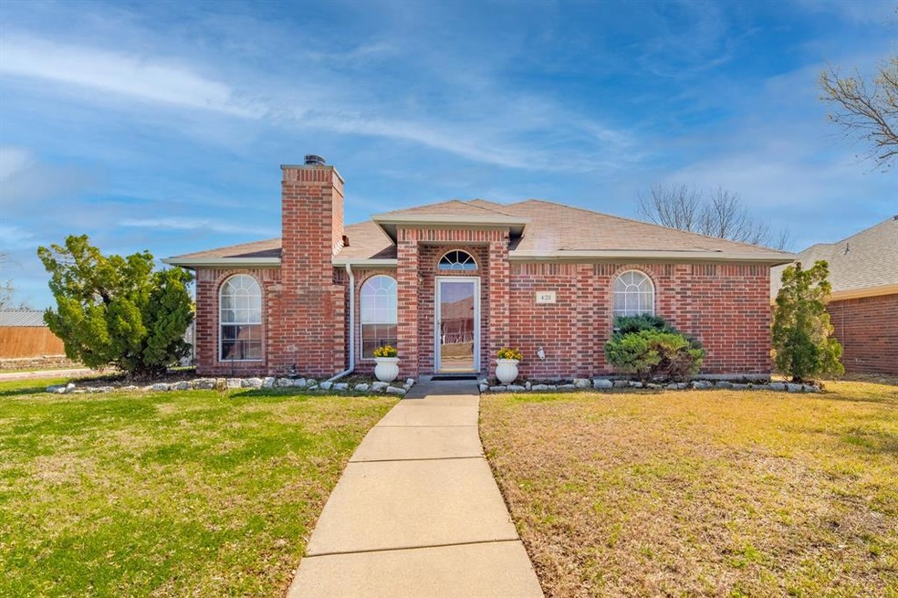 428 N Winding Oaks Dr, Wylie, TX 75098 - photo 1