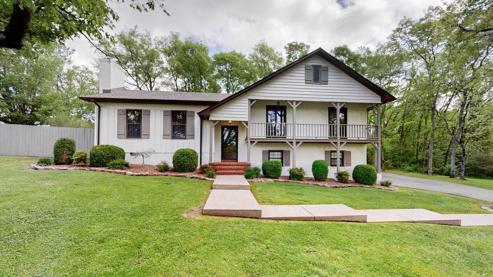 211 Stardust Dr, Shelbyville, TN 37160 - photo 1