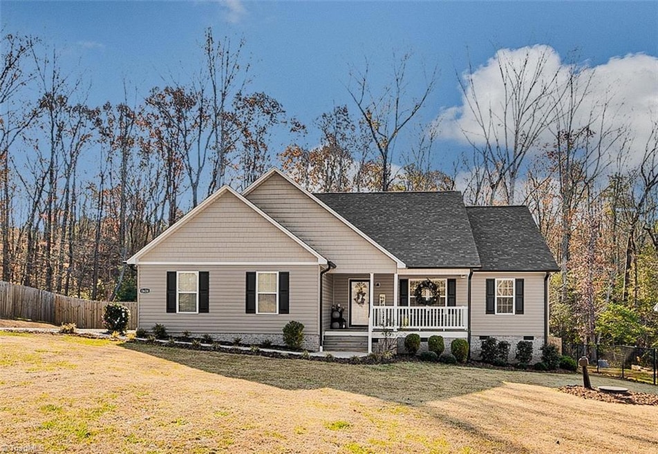 1624 Ashbrook View Ln, Asheboro, NC 27205 - photo 1