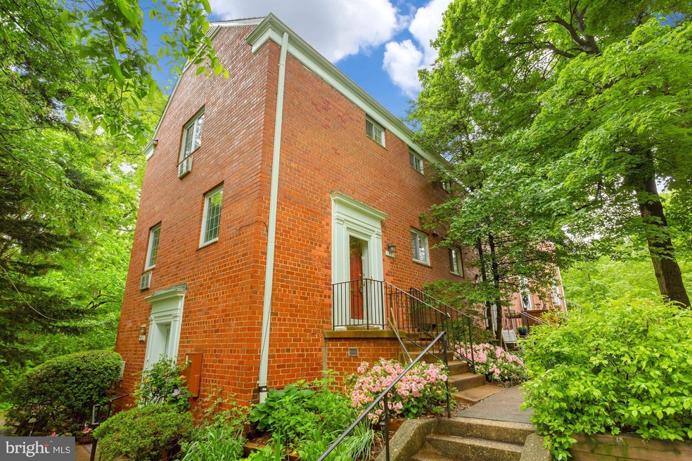 1562 Mount Eagle Place, Alexandria, VA 22302 - photo 1