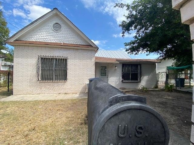 548 S Ceylon St, Eagle Pass, TX 78852 - photo 1