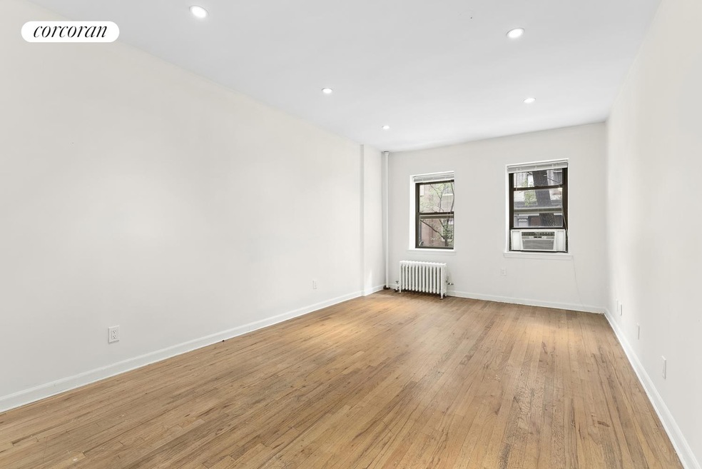 31 E 20th St unit 2F, New York, NY 10003 - photo 1