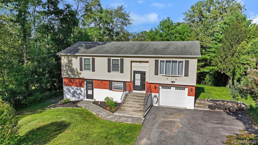 Pending $569,000 • Co-Listing Agent