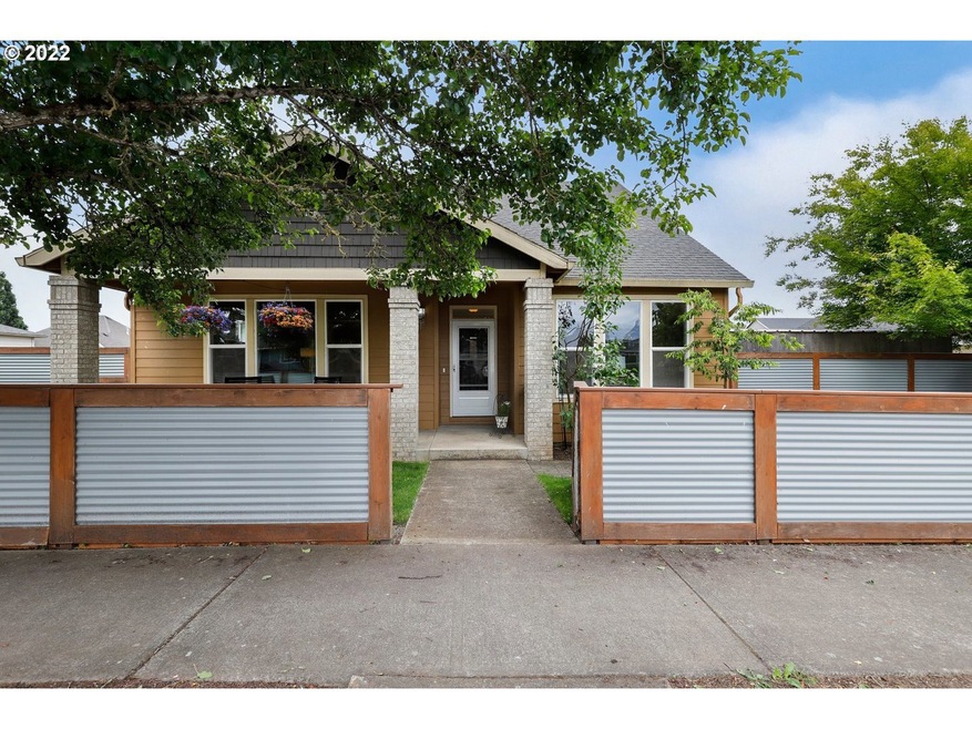 1434 N Hazelnut Ct, Canby, OR 97013 - photo 1