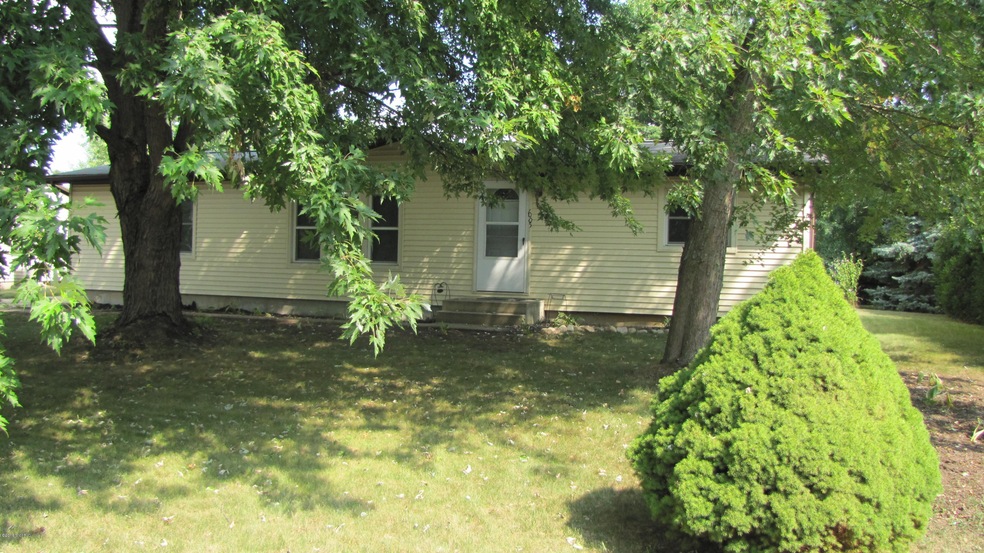 1005 S Ohio Ct, Sturgis, MI 49091 - photo 1