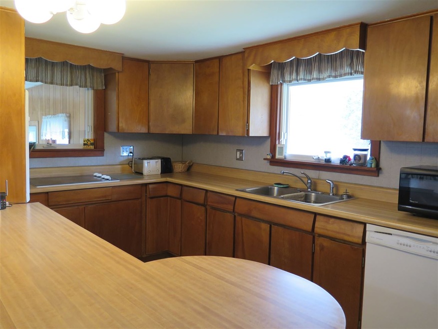 8 Mclaughlin Dr, Barre, VT 05641 - photo 1