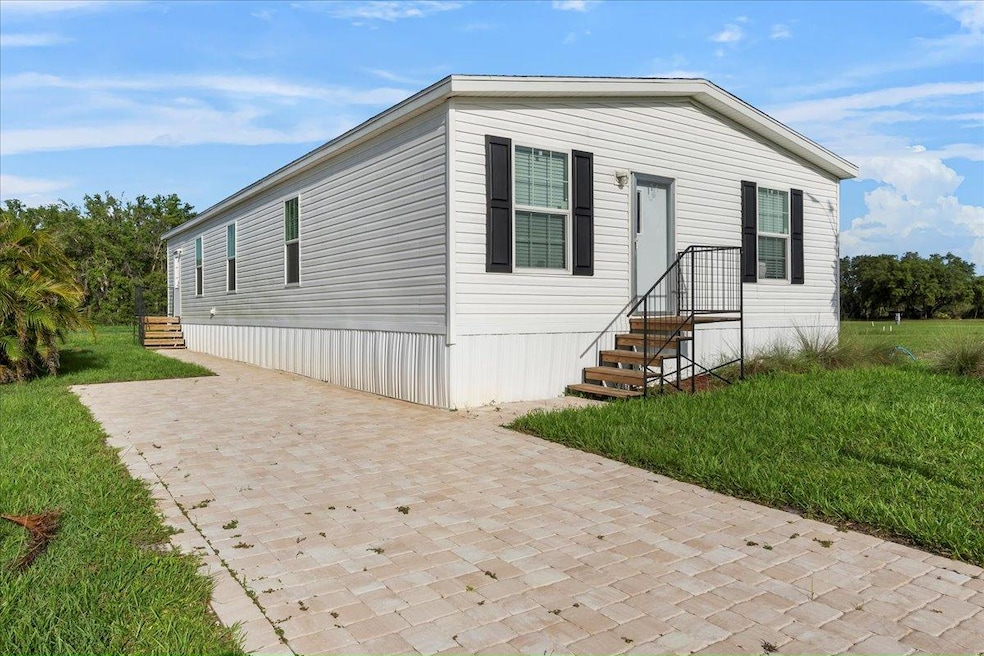 1900 S Lake Reedy Blvd unit 33, Frostproof, FL 33843 - photo 1