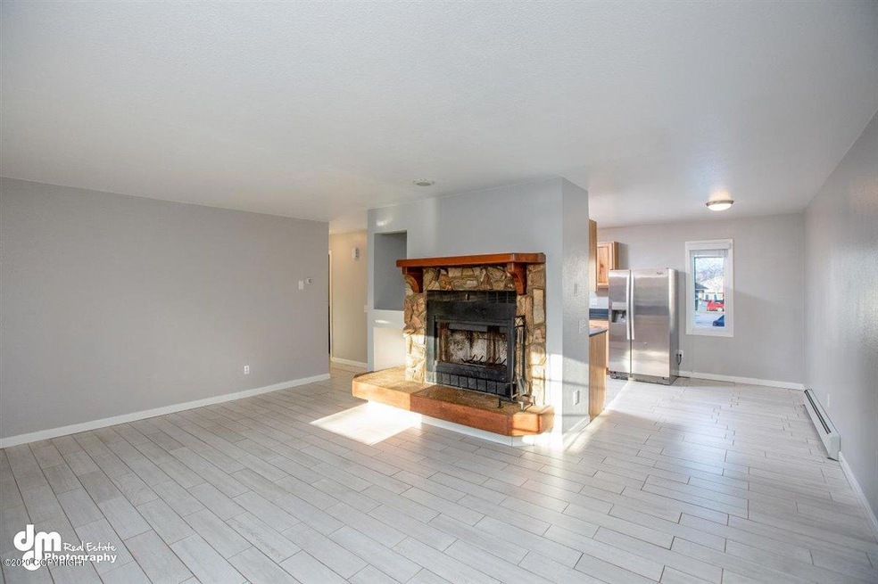 8070 Giddeon Cir unit 5, Anchorage, AK 99504 - photo 1