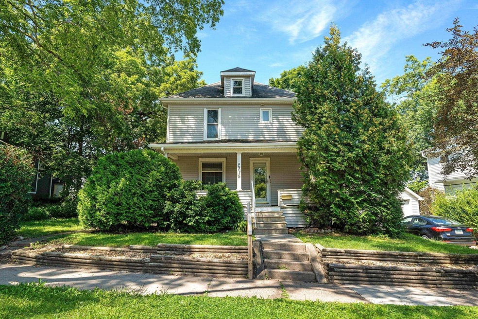 2215 Iowa St, Cedar Falls, IA 50613 - photo 1