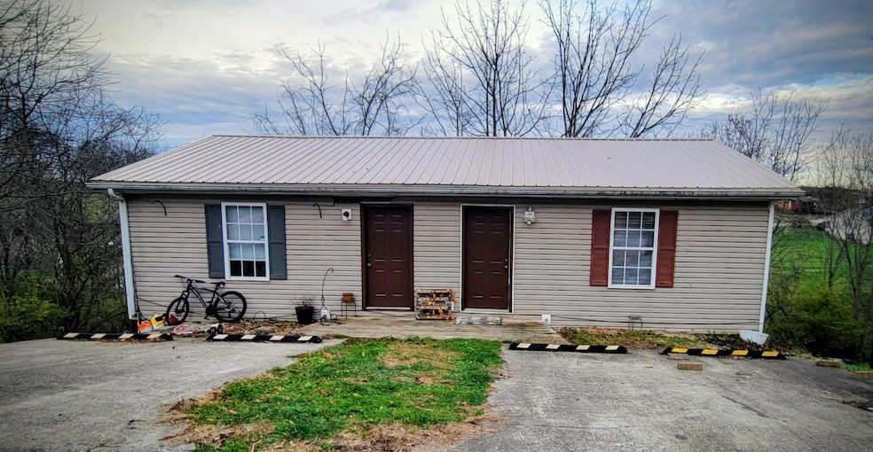 228 Juniper Ct, Mount Sterling, KY 40353 - photo 1