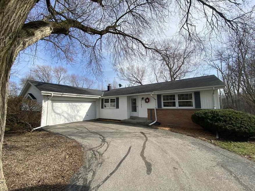 12123 W Diane Dr, Milwaukee, WI 53226 - photo 1