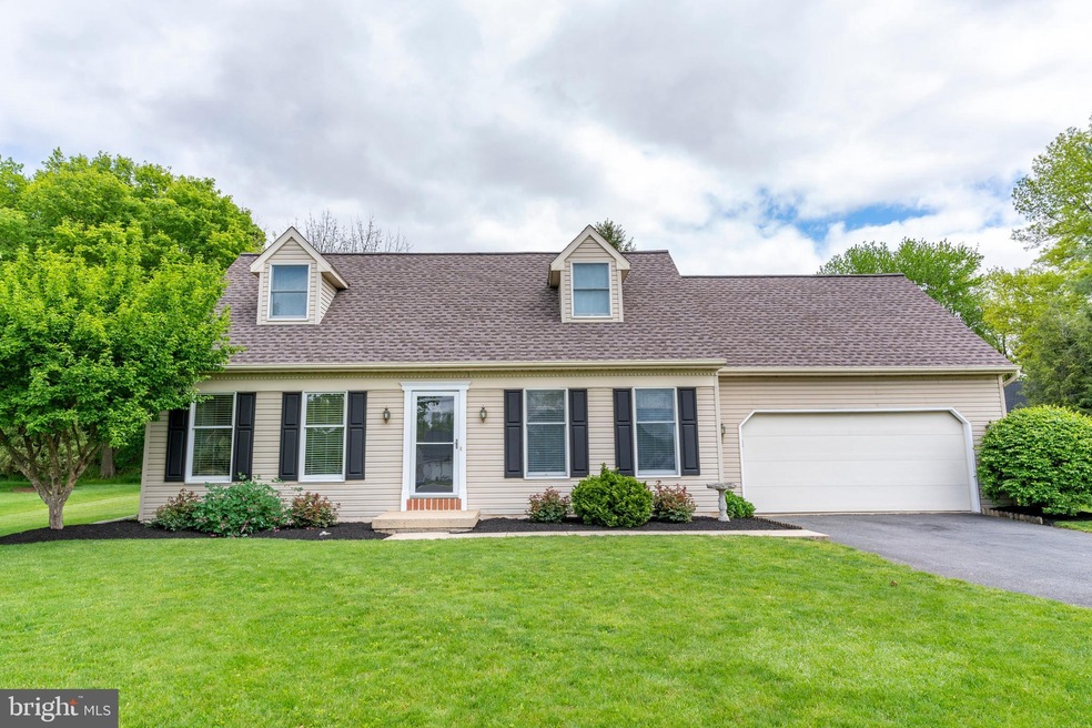 27 Groffs Dr, Ephrata, PA 17522 - photo 1