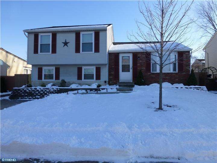 415 Centennial Dr, Morrisville, PA 19067 - photo 1