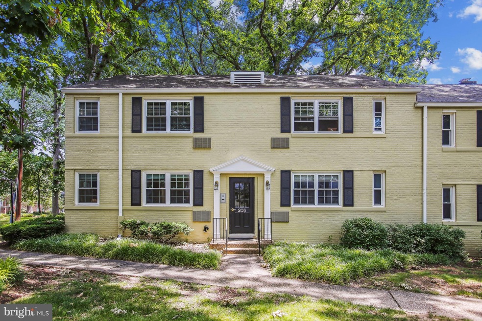 205 N Trenton St unit 2051, Arlington, VA 22203 - photo 1