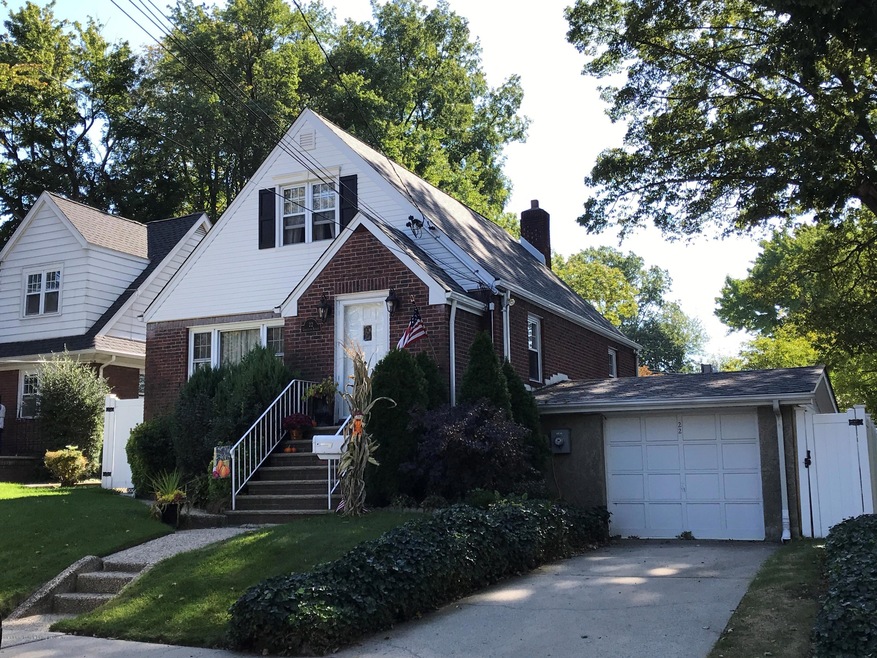 22 Coughlan Ave, Staten Island, NY 10310 - photo 1