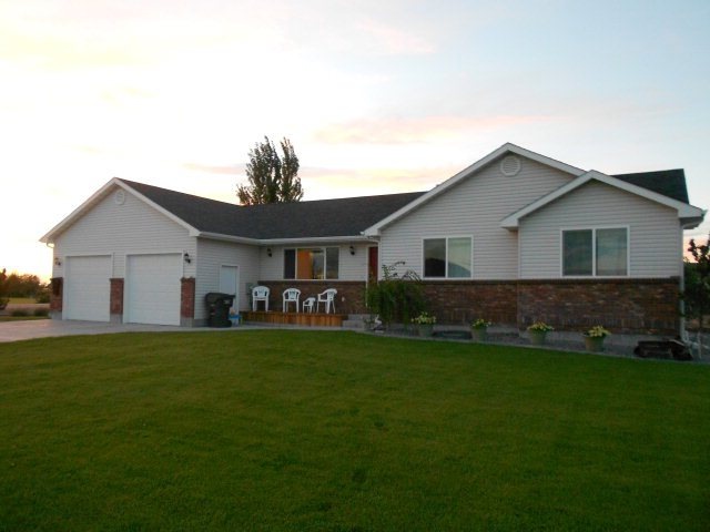 458 W 370 N, Blackfoot, ID 83221 - photo 1