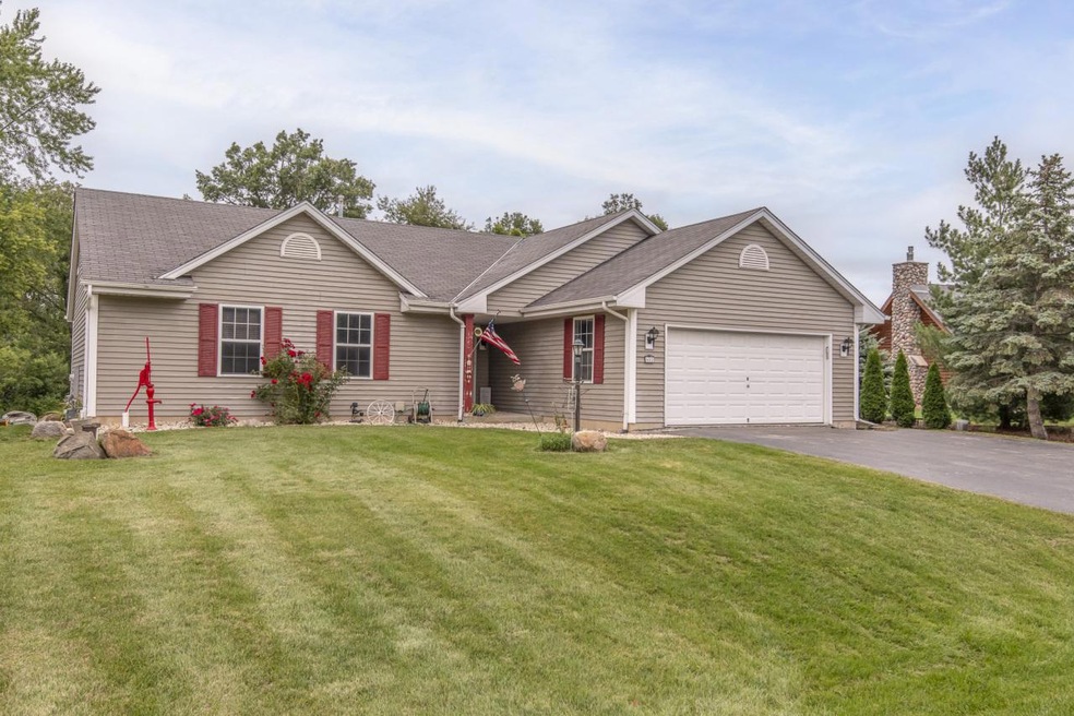 602 Mink Ranch Rd, Burlington, WI 53105 MLS 1848522