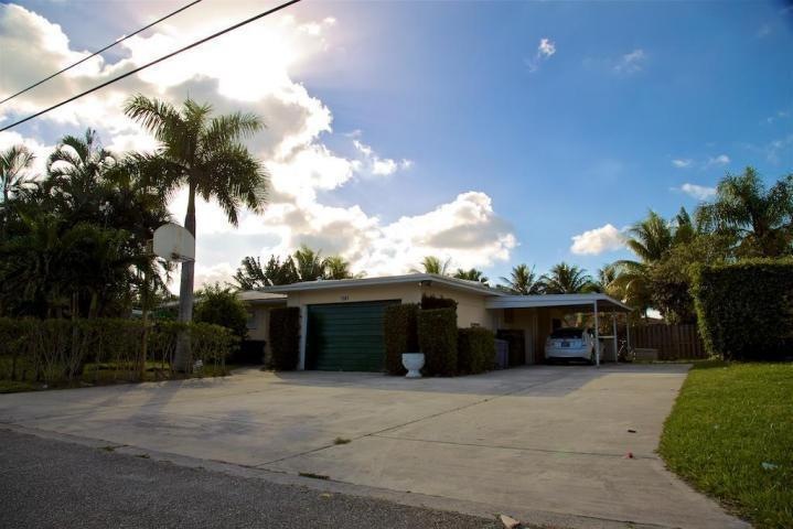 7301 Venetian Way Front