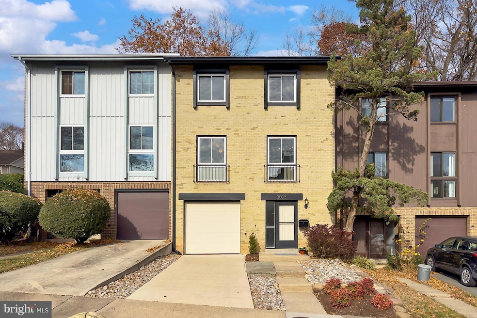 3003 Mission Square Dr, Fairfax, VA 22031 - photo 1