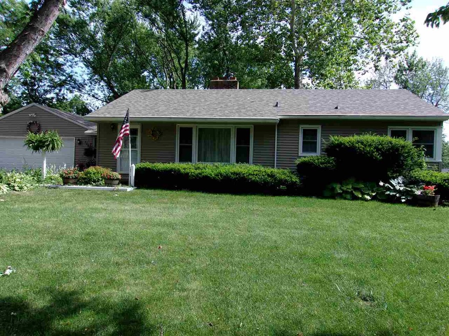 1723 Orchard Dr, Cedar Falls, IA 50613 - photo 1