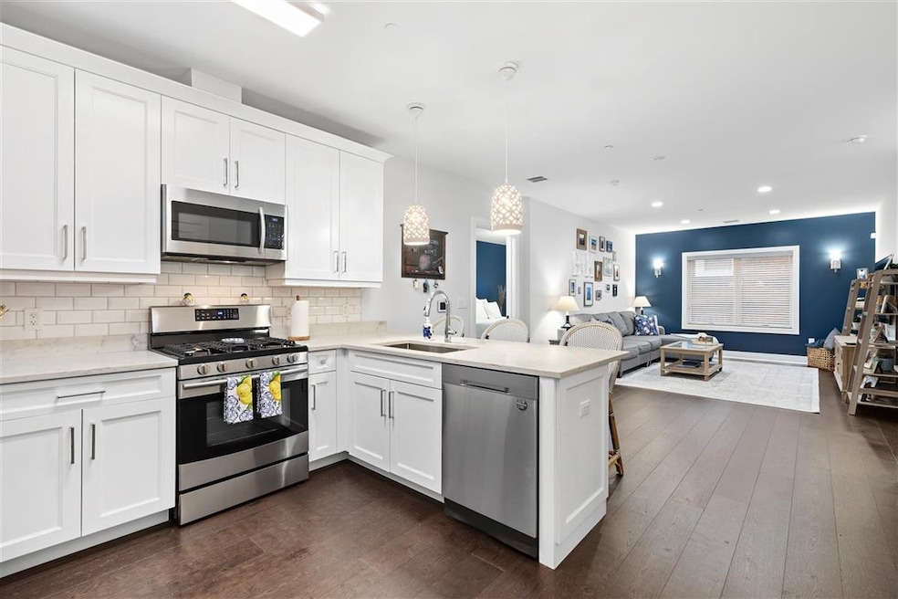 801 Palisade Ave unit 304, Union City, NJ 07087 - photo 1