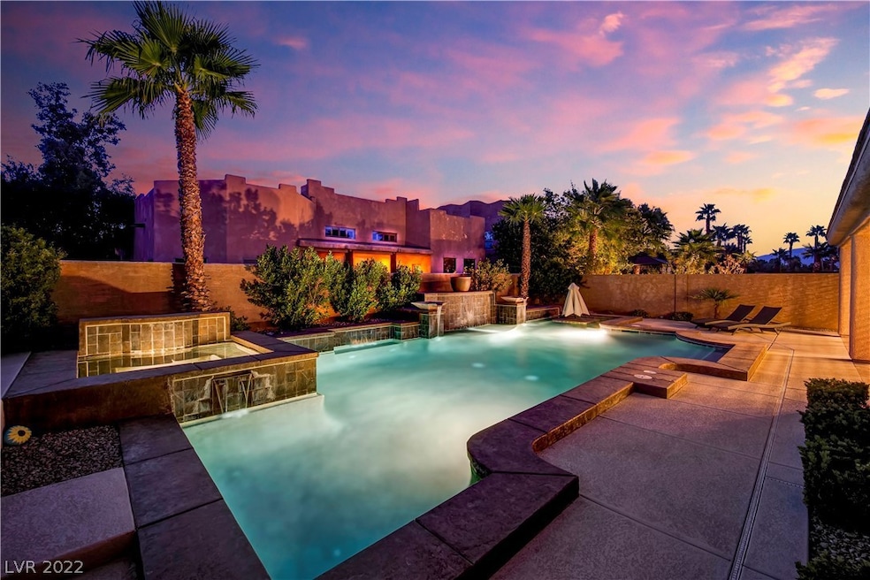 Check out this backyard!!! Big beautiful swimming