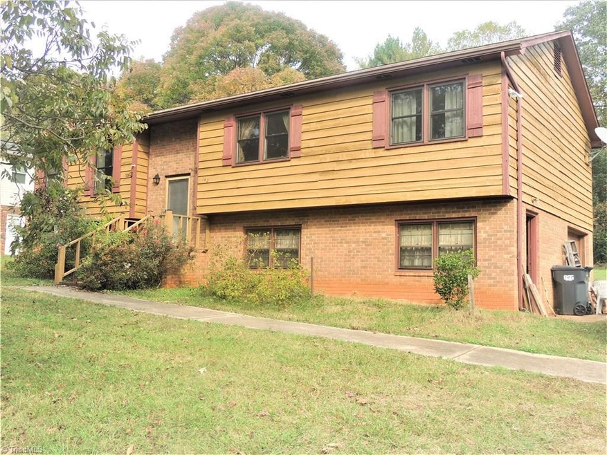 142 Kingswood Rd, Statesville, NC 28625 - photo 1