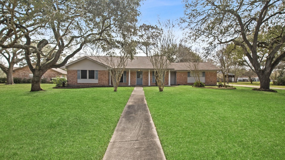 Welcome to 515 Fairdale!