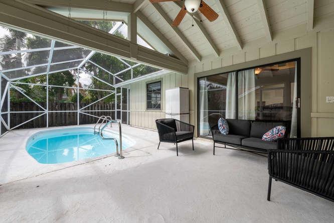 6038 Kendrick St Jupiter FL-small-018-01