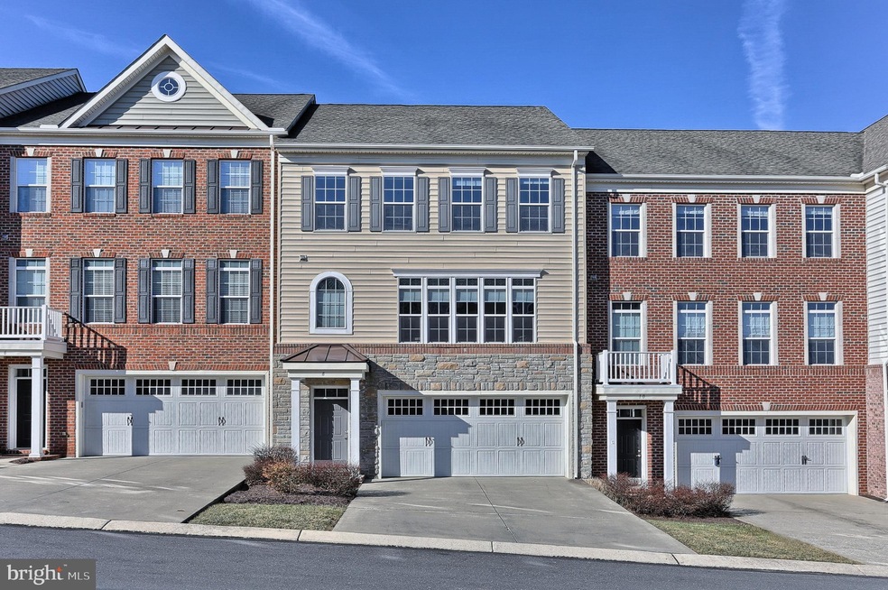 8 Indiana Cir, Lemoyne, PA 17043 - photo 1