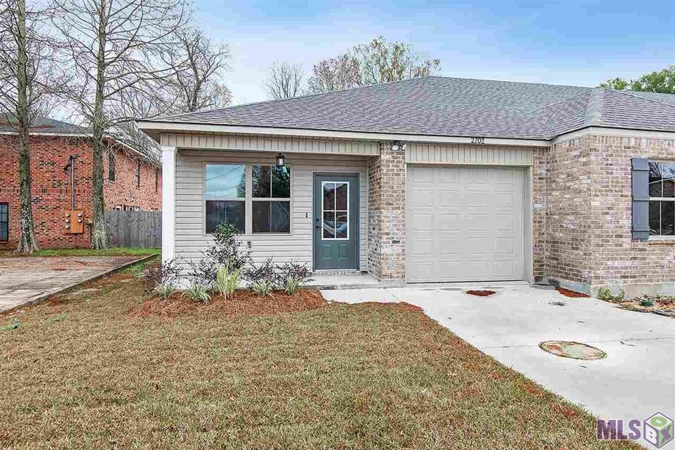 916 W Elrem St, Gonzales, LA 70737 - photo 1