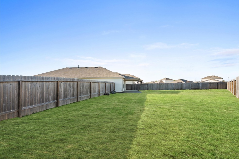 21102 Secret Garden Ln, Tomball, TX 77377 - photo 1