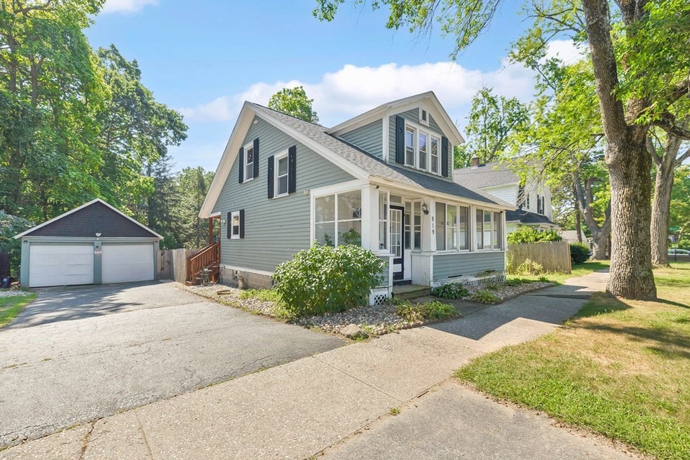 919 Wilbraham Rd, Springfield, MA 01109 - photo 1