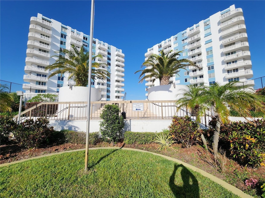 Bayshore Club unit 602, Daytona Beach, FL 32118 - photo 1