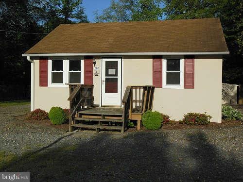 282 Wakefield Dr, Colonial Beach, VA 22443 - photo 1