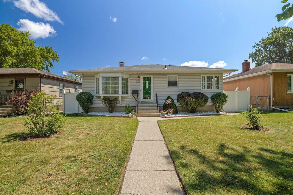 735 N Ernest St, Griffith, IN 46319 - photo 1