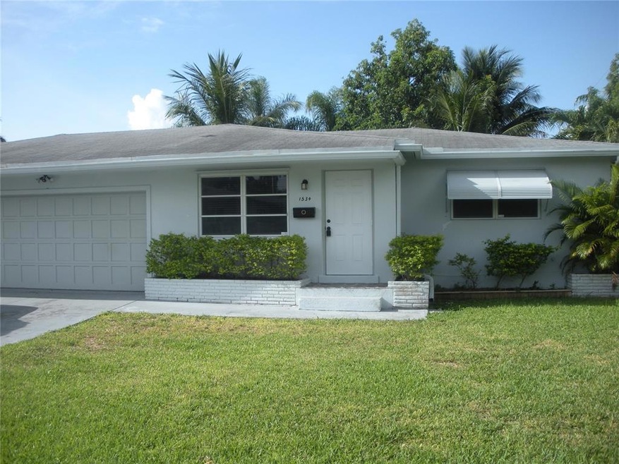 duplex use of shared 2 car garage, that has separate laundry, and fenced in yard
