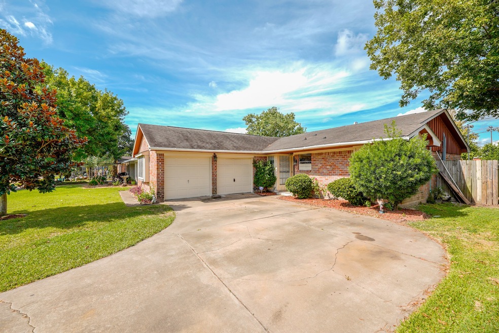 10519 Rambling Trail, Houston, TX 77089 - photo 1