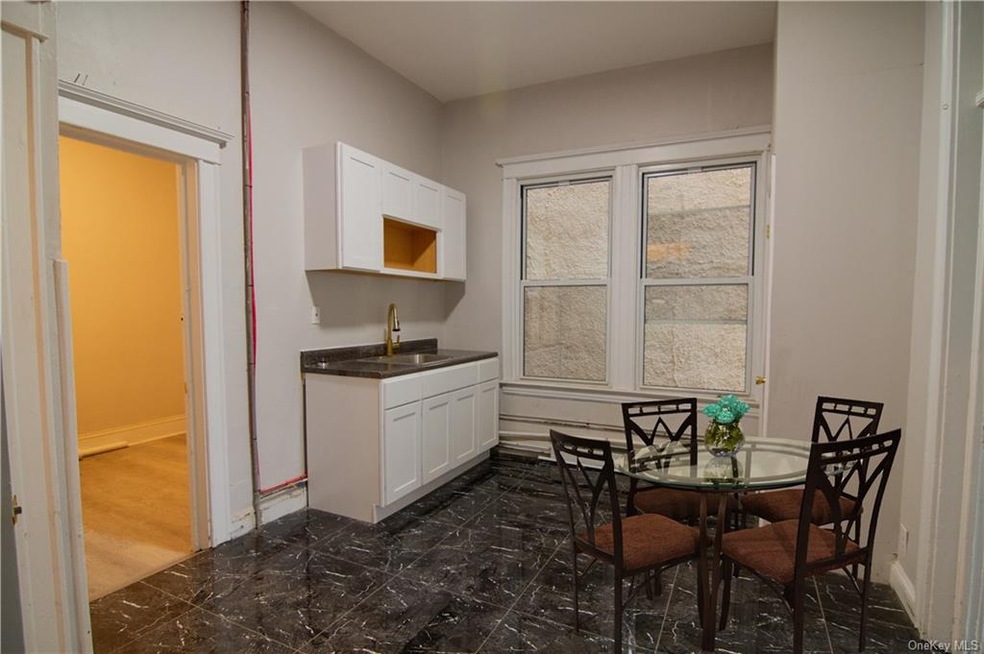 167 Linden St unit 1 Back, Yonkers, NY 10701 - photo 1