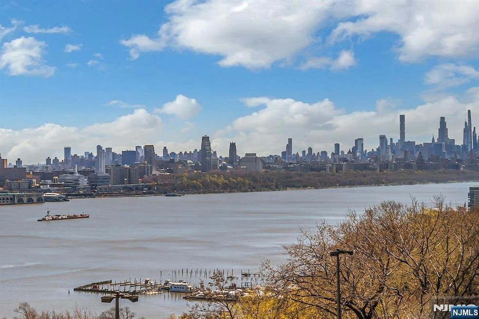 Century Tower unit 3C, Fort Lee, NJ 07024 - photo 1