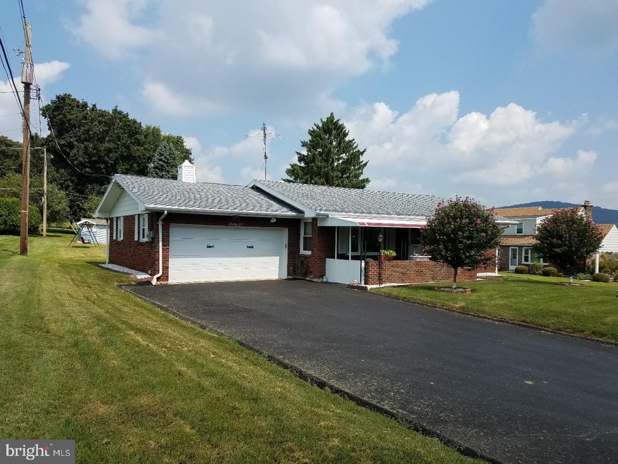 120 W 39th St, Reading, PA 19606 - photo 1