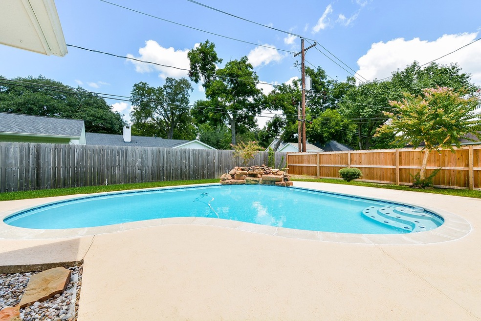 1203 Frances Dr, Rosenberg, TX 77471 - photo 1