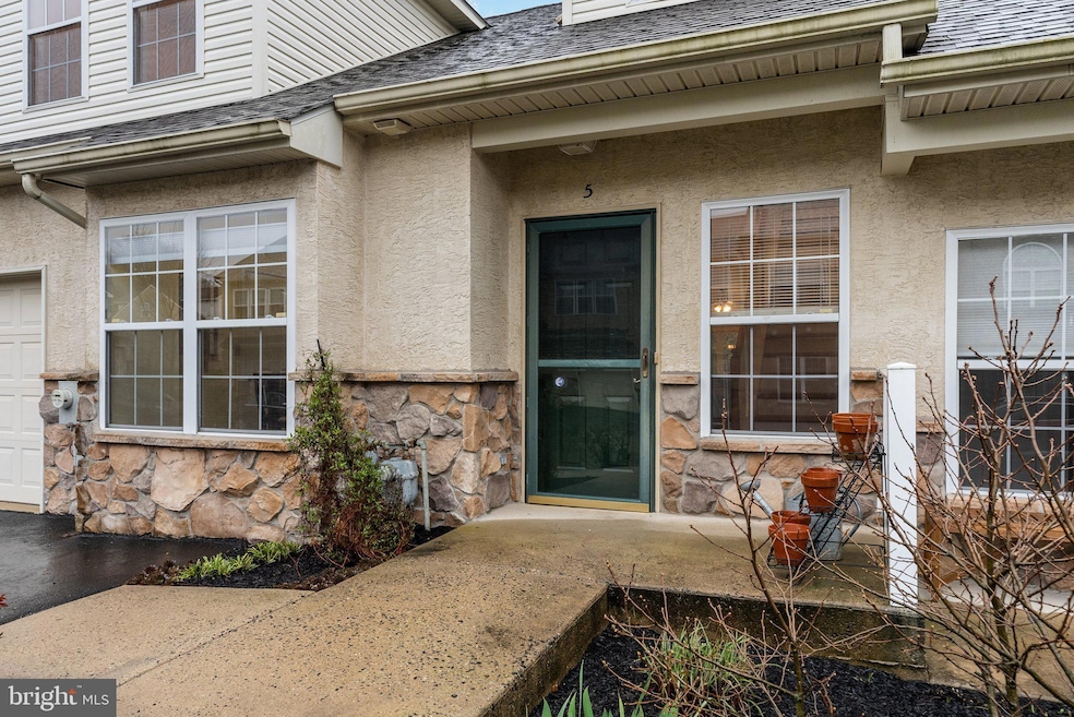 5 Stuart Dr, Norristown, PA 19401 - photo 1