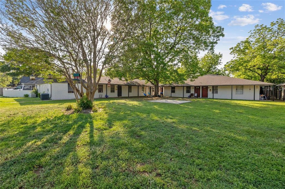 614 W Heard St unit 10, Cleburne, TX 76033 - photo 1