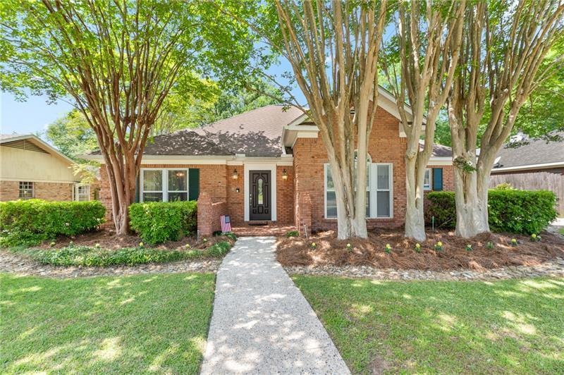 814 Bernard Cir, Mobile, AL 36693 - photo 1