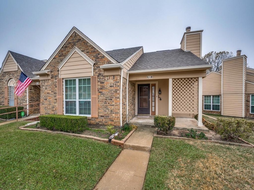Welcome Home! Rare Single Story, Corner unit