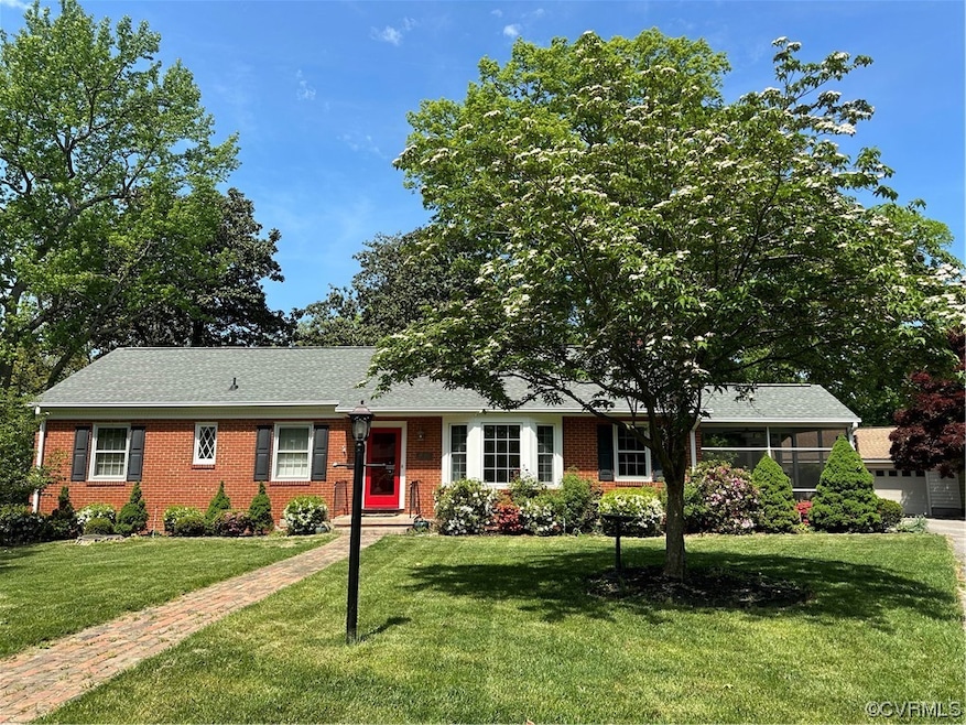 3110 Cottingham Rd - One level living!