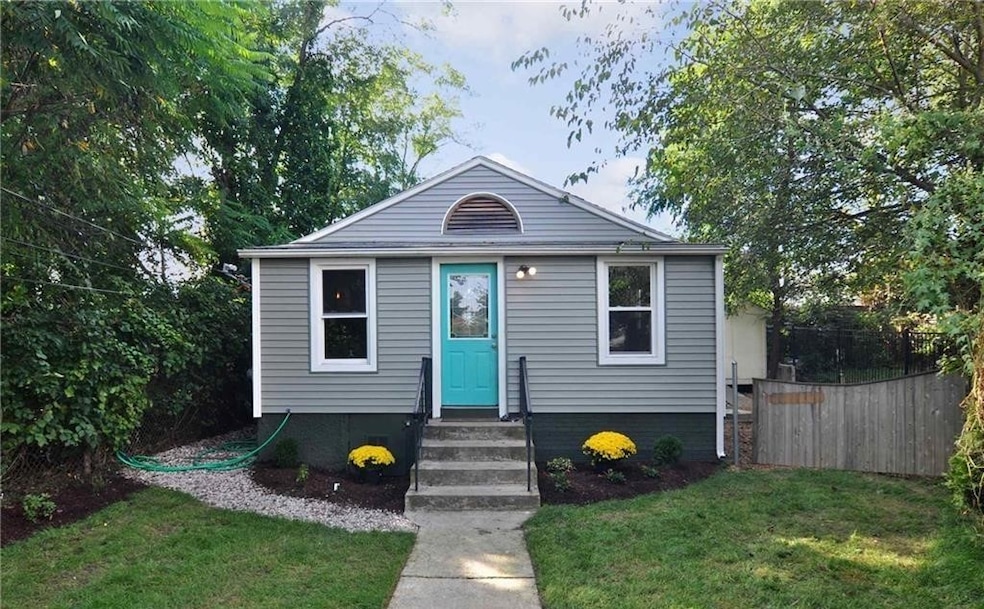 147 Aborn Ave, Warwick, RI 02888 - photo 1